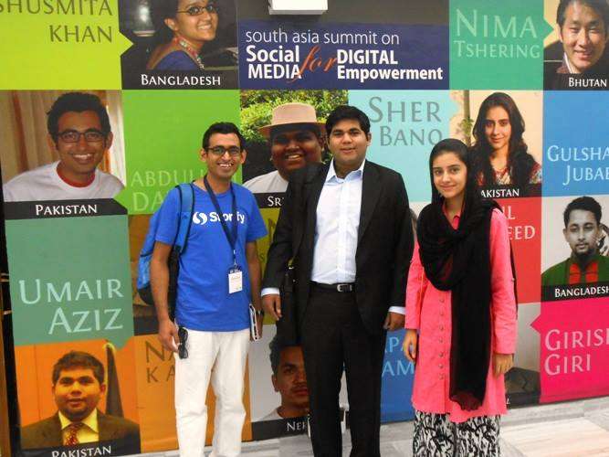 Pakistani Alumni Speak at Social Media Summit in New Delhi PakistanU