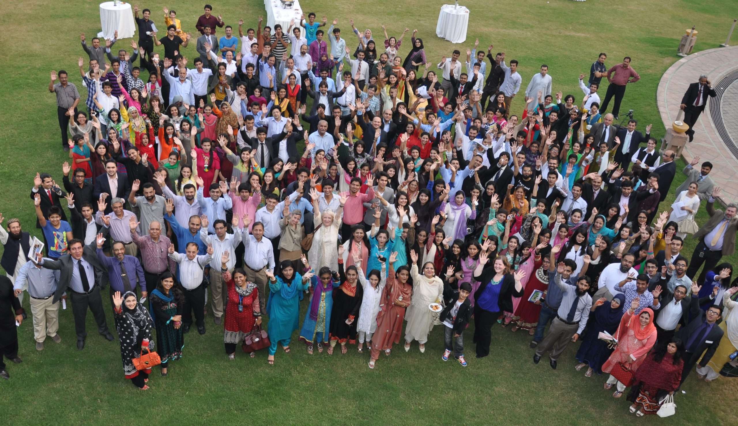 More than 600 alumni from the PUAN Islamabad-Rawalpindi Chapter gather for a reunion September 27, 2013.