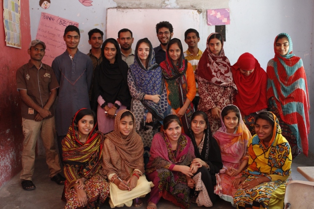 Tauqeer Foundation’s participants of the ‘Aghaaz-e-Ravvish’ Workshop with UGrad Alumnus Syed Zia Hussain Shah