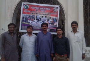 (From Left to Right) Sajid Bajeer (Express News Journalist), Partab Shivani (SEARCH Organization CEO), Aijaz Ali Babar (District Education Officer DEO Tharparkar), Sarwan Kumar (UGrad Alumnus) and father of one of the participating students after the seminar.