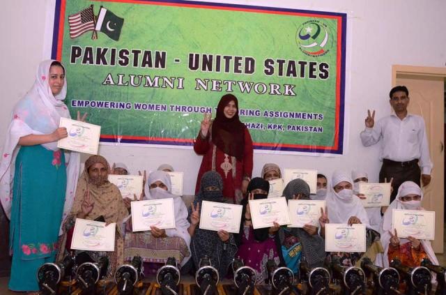 Fulbright Alumna Aisha Azhar (center) with the coordinators and participants of her project