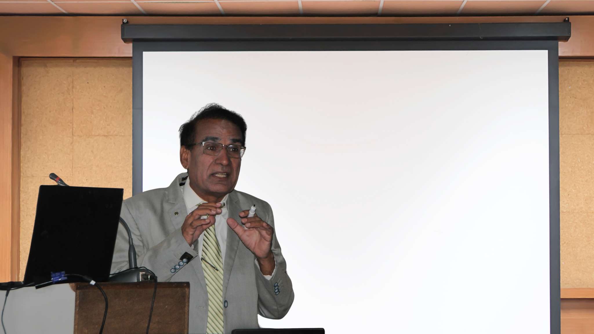 Muhammad Riaz Riksha Shaping Future Classrooms: Dr. Muhammad Riaz Transforms Teacher ...
